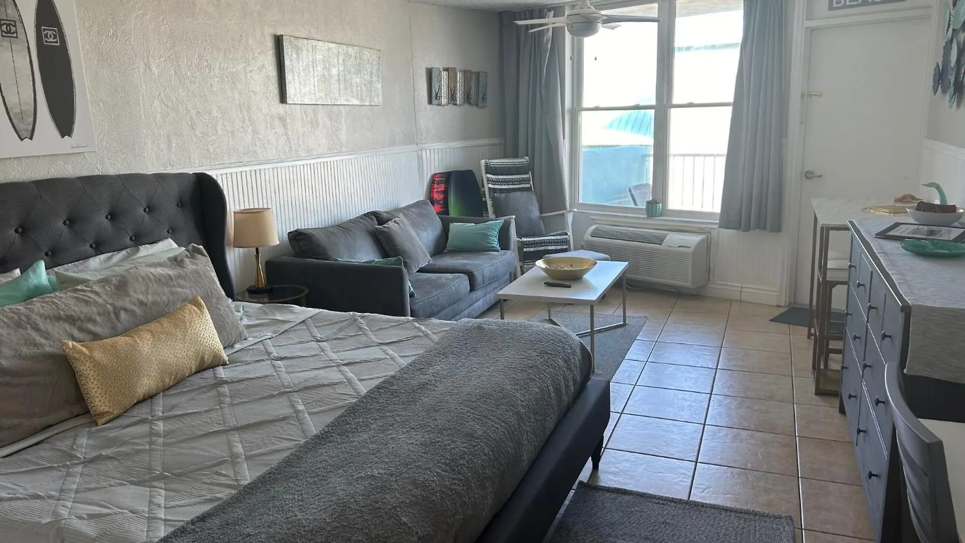 Aparthotel Luxury Beach Condo With Pool And Tiki Bar! Daytona Beach