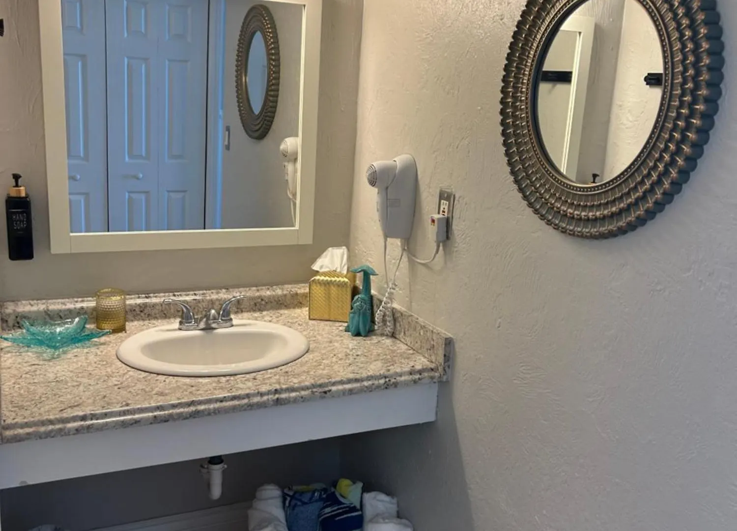 Luxury Beach Condo With Pool And Tiki Bar! Daytona Beach