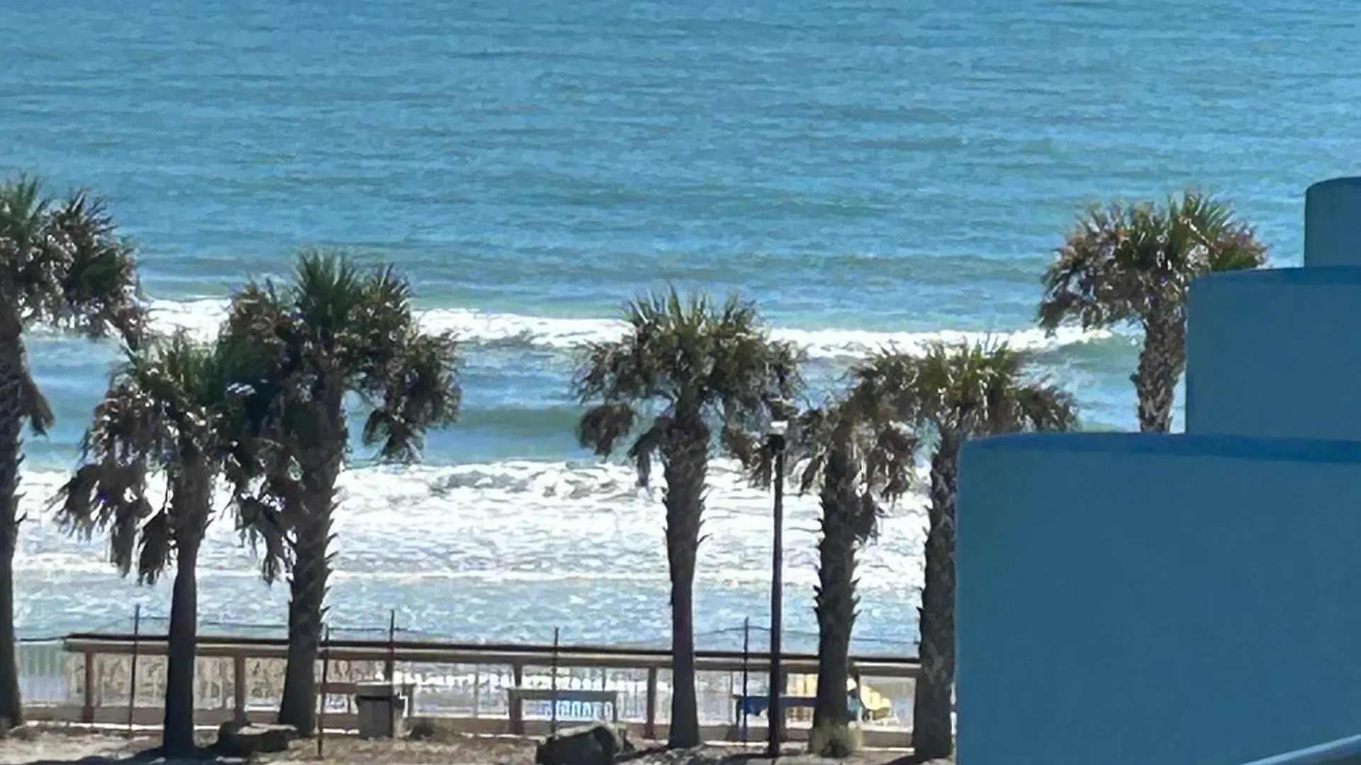 Luxury Beach Condo With Pool And Tiki Bar! location
